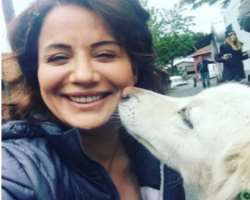 The actress is an animal lover and often shares photographs with cats and dogs on her Instagram.